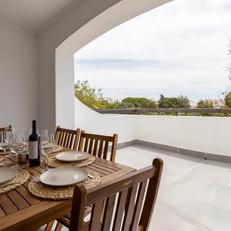 Excellent Oura Appartement *